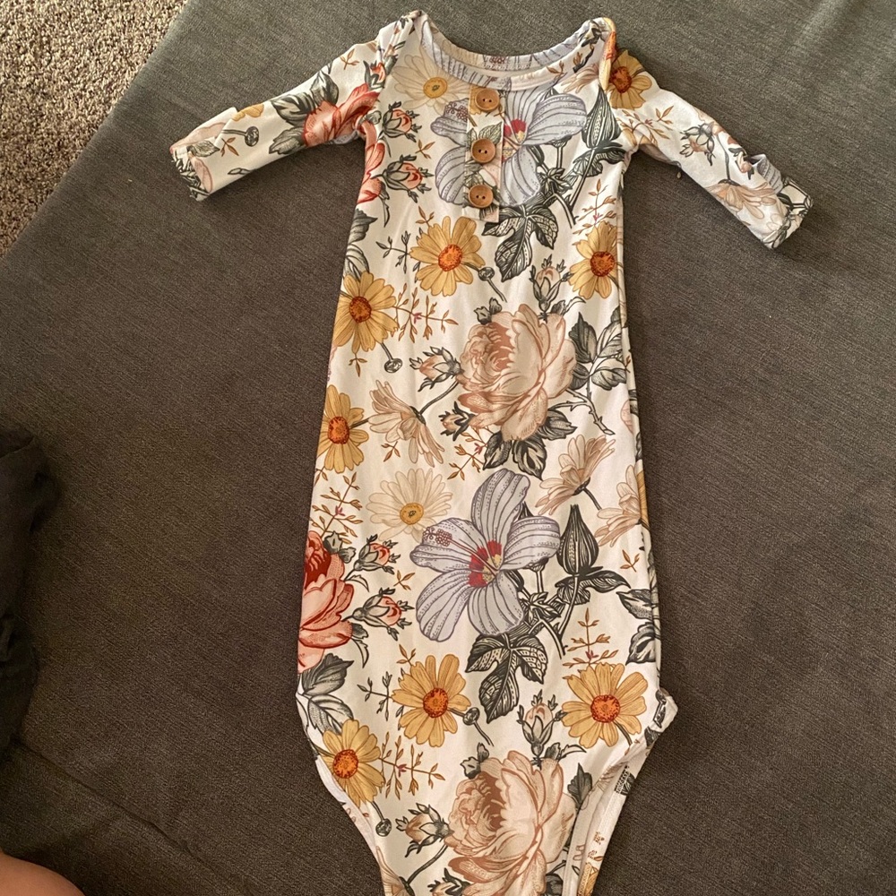 Caden Lane Vinatge Floral knotted gown